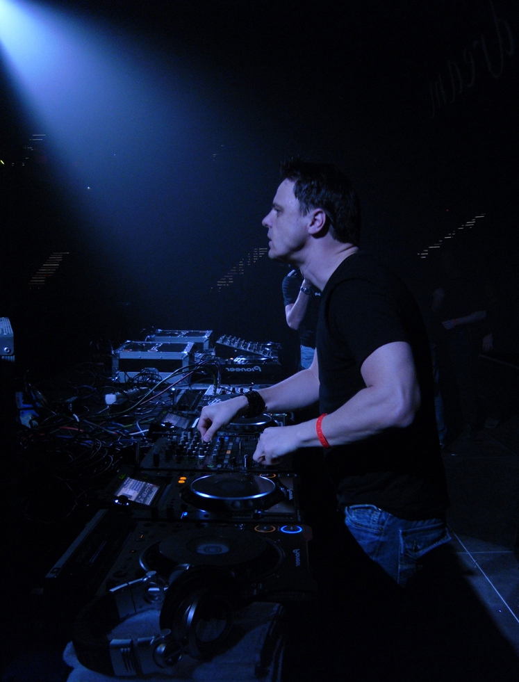 Markus Schulz podczas wcześniejszego występu na Mayday. Zdjęcie archiwalne; nie przedstawia wydarzenia w Olsztynie.
