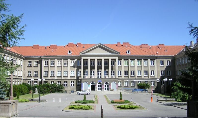 Gmach Uniwersytetu Warmińsko-Mazurskiego w Olsztynie. Archiwalne zdjęcie uczelni; nie przedstawia wyróżnionych badaczy ani ogłoszenia rankingu.
