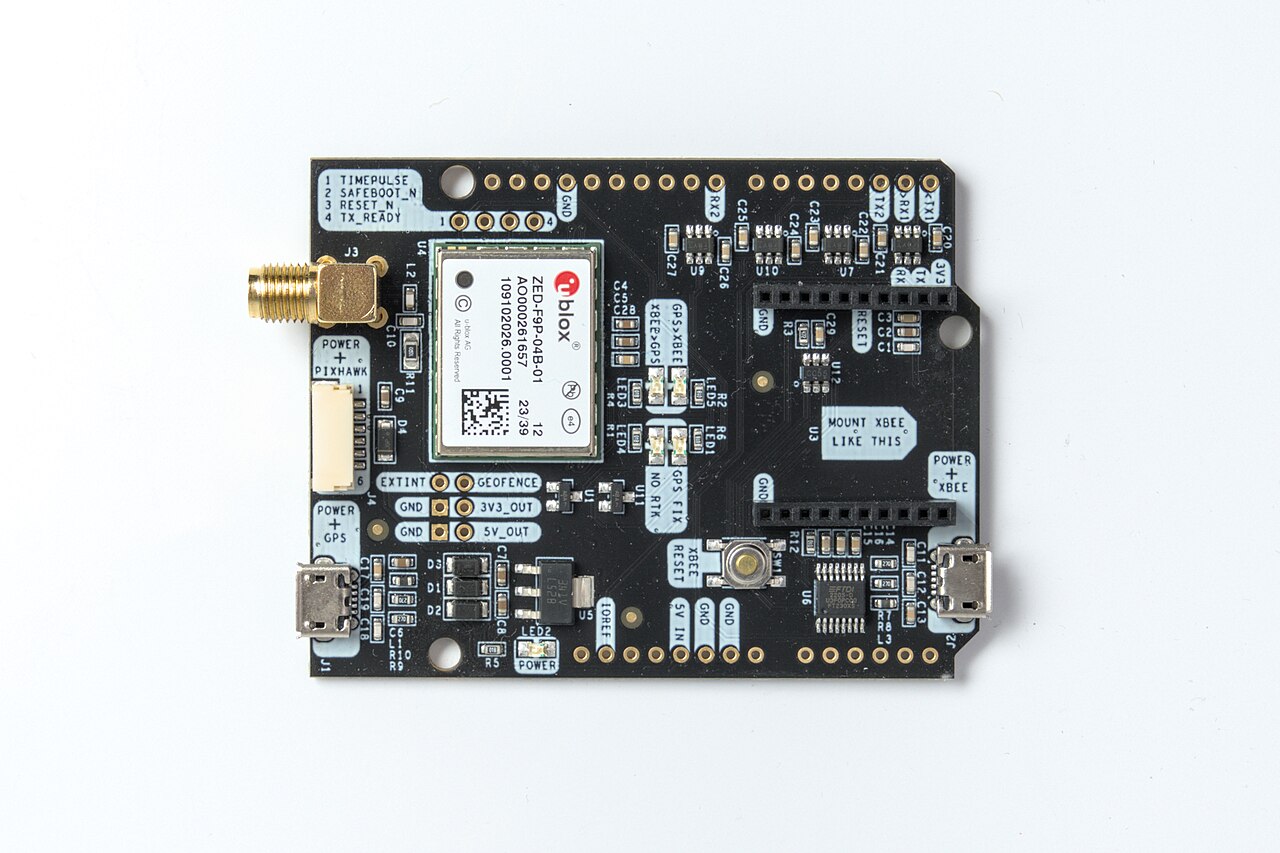 Płytka odbiornika GNSS RTK Ardusimple SimpleRTK2B, styczeń 2026 roku. Zdjęcie poglądowe technologii; nie przedstawia sprzętu zespołu projektu MAGIC.