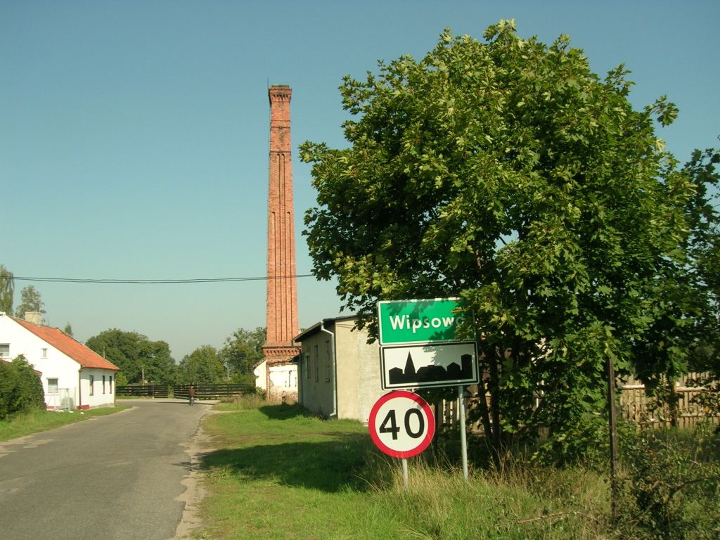 Wipsowo na archiwalnej fotografii Macieja Rynarzewskiego z 2006 roku. Zdjęcie miejscowości, nie dokumentacja oczyszczalni ani planowanych inwestycji.