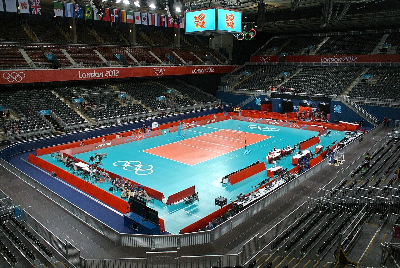 Siatkówka w hali Earls Court w Londynie; zdjęcie archiwalne i poglądowe, nie przedstawia zawodów Senior Games w Olsztynie.
