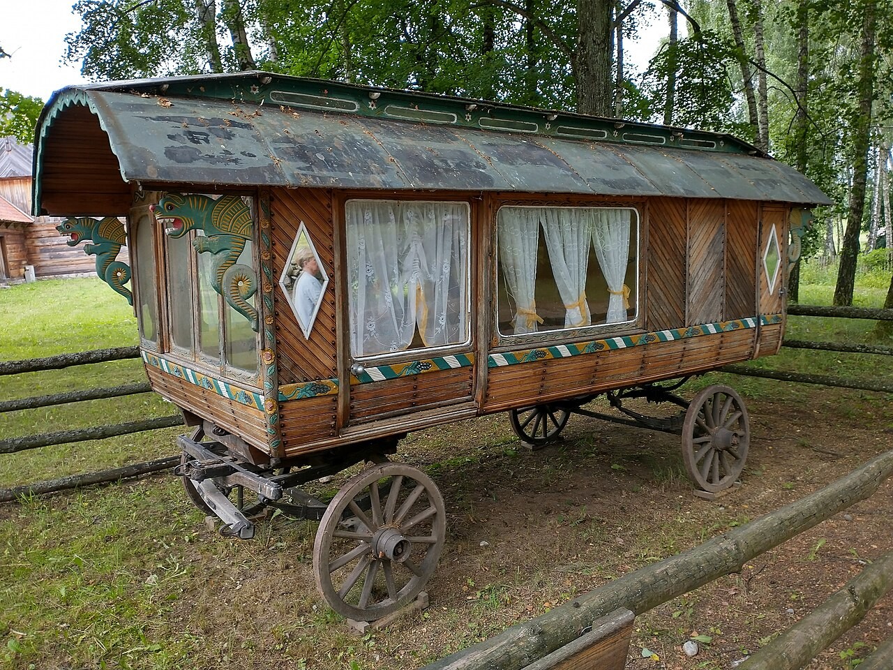 Skansen w Olsztynku w 2021 roku; fotografia archiwalna miejsca dożynek, nie dokumentuje tegorocznego konkursu.