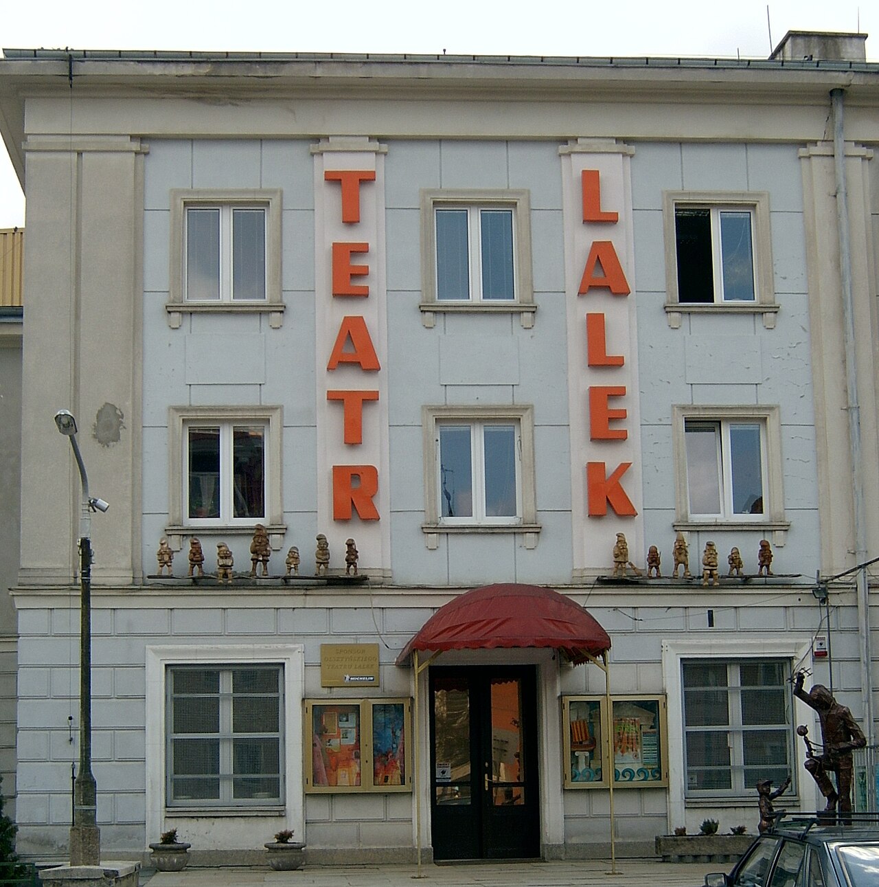Dotychczasowa siedziba Olsztyńskiego Teatru Lalek na fotografii z kwietnia 2006 roku. Zdjęcie archiwalne, nie wizualizacja nowego budynku.